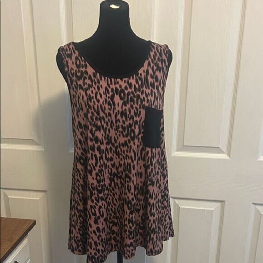 Be Stage Large Black Sleeveless Top with Pocket Detail   A